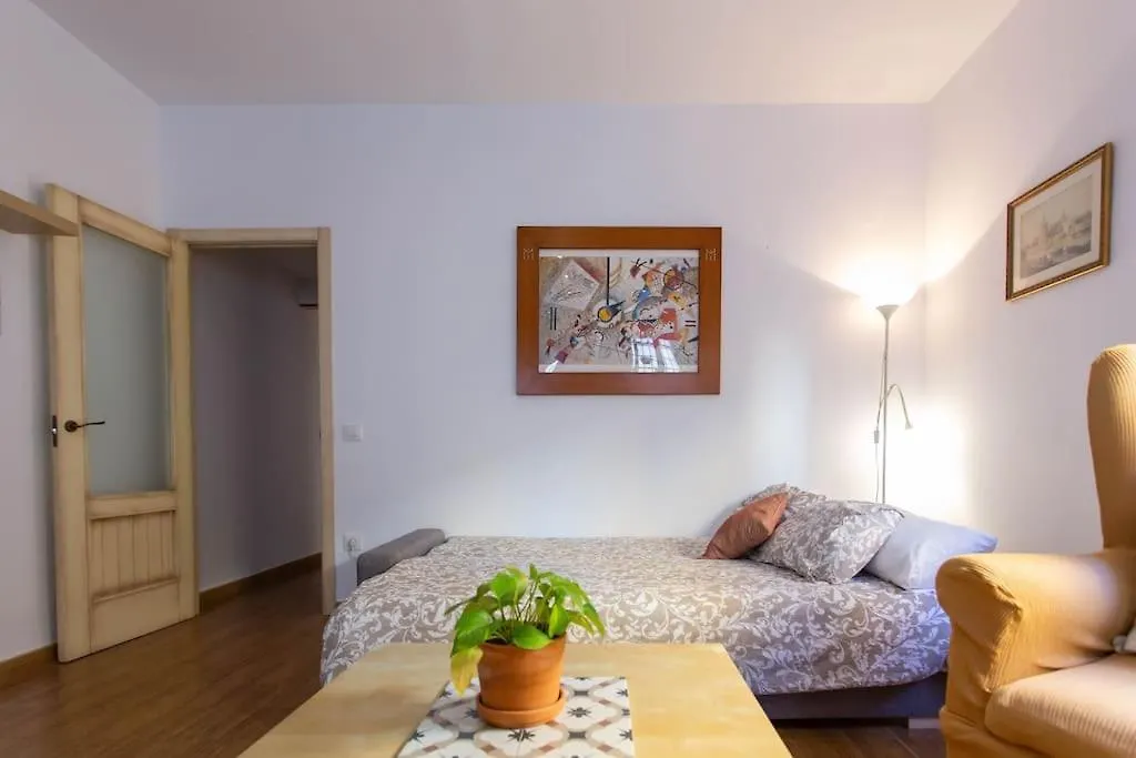 Large Suite Tracatra Sevilla Apartment