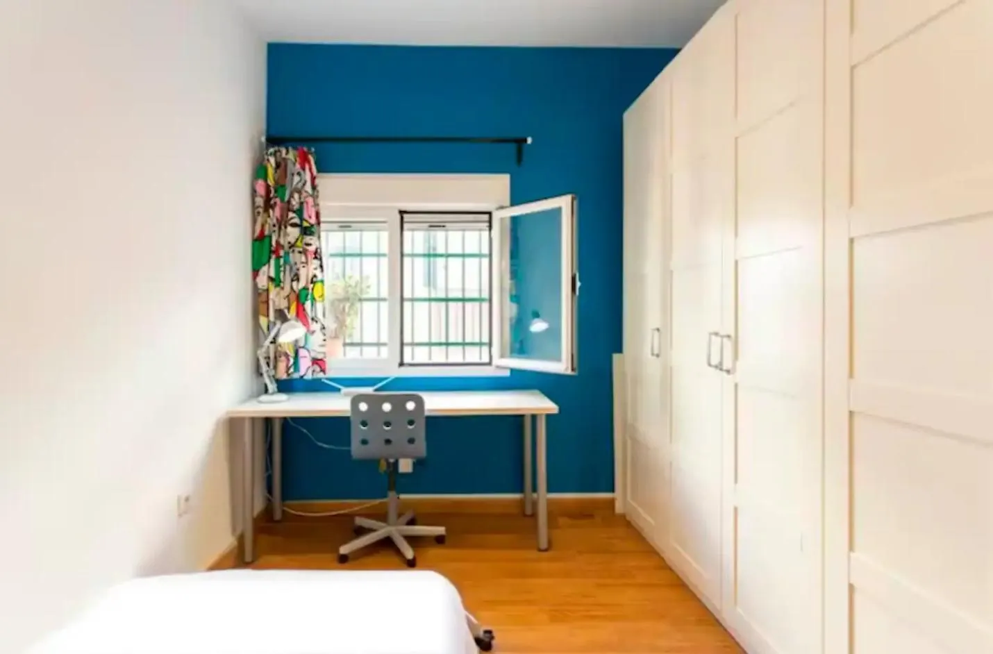 Large Suite Tracatra Sevilla 0*, Seville Spain